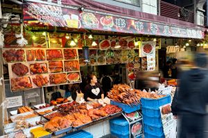 【上野】「串串香屋」爆盛りの豚足＆豚ミミを食べながら中国の屋台の雰囲気に浸る！